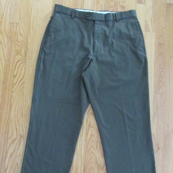 DOCKERS PREMIUM MEN'S SIZE 36 X 30 TROUSER OLIVE GREEN RELAXED FIT PANTS SLACKS - Picture 1 of 16